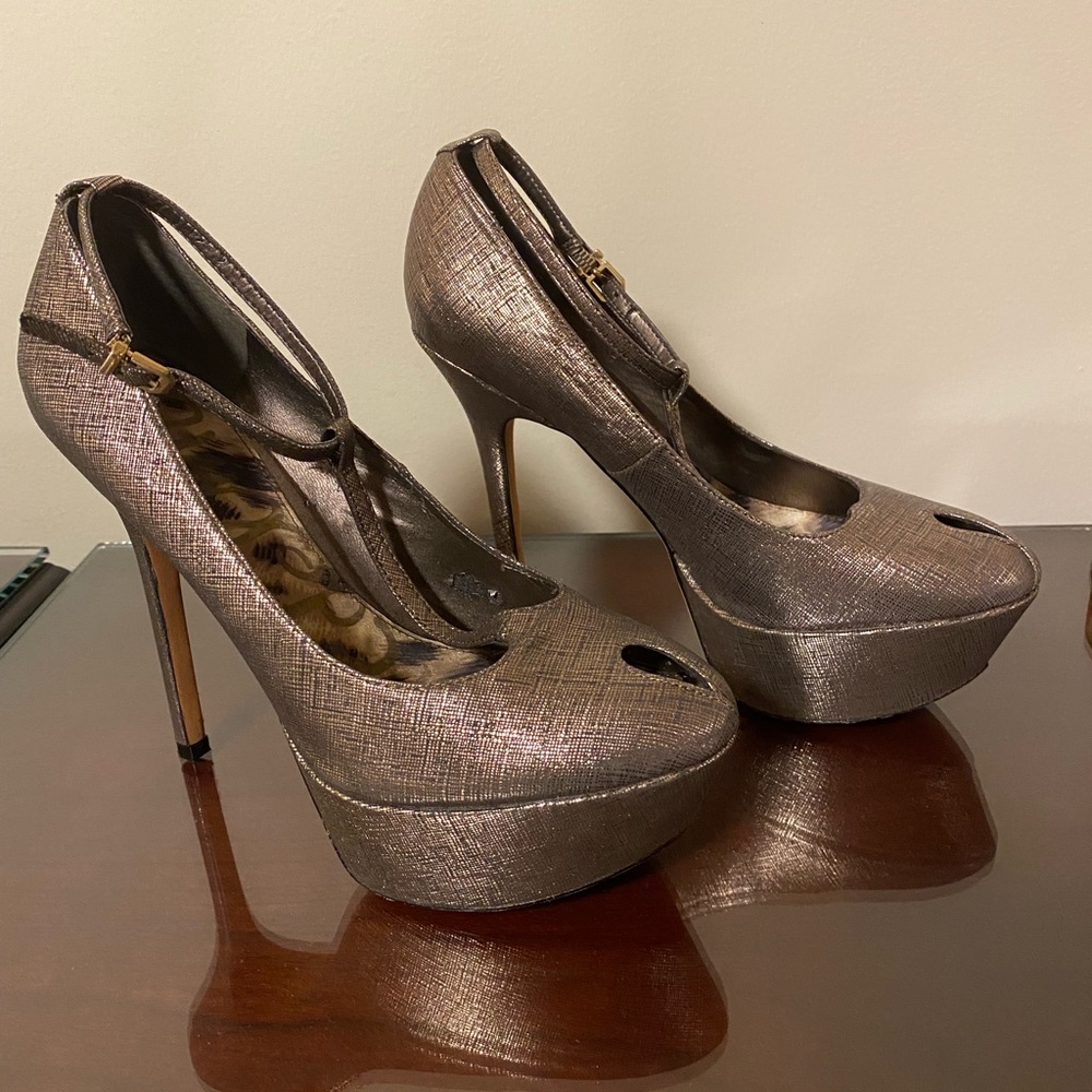 Sam Edelman Pumps in 6 1/2. Black.